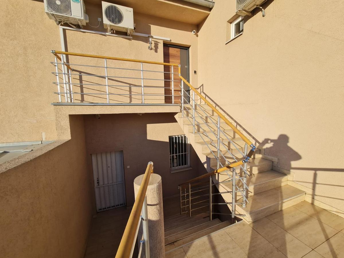 Airport Molko Apartments Surčin Eksteriør billede